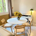 Appartement Les Esclafidous, Centre Ville- Proche Arenes & Maison Carree