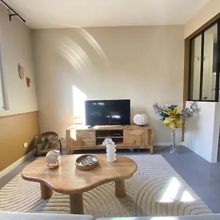 Apartment Les Esclafidous, Centre Ville- Proche Arenes & Maison Carree